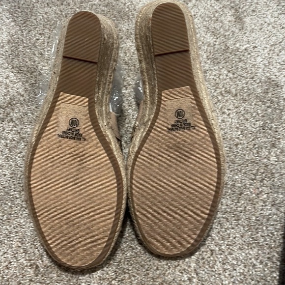 NEVERWORN. Woman’s leopard wedges. - Picture 5 of 8